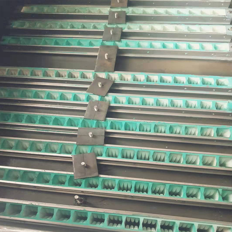 濕度大的工況中塑燒板采用的是什么材質(zhì)