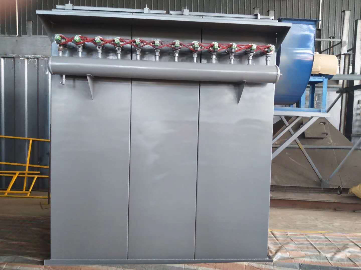 烘干機(jī)除塵選用塑燒板式除塵器有很好的效果